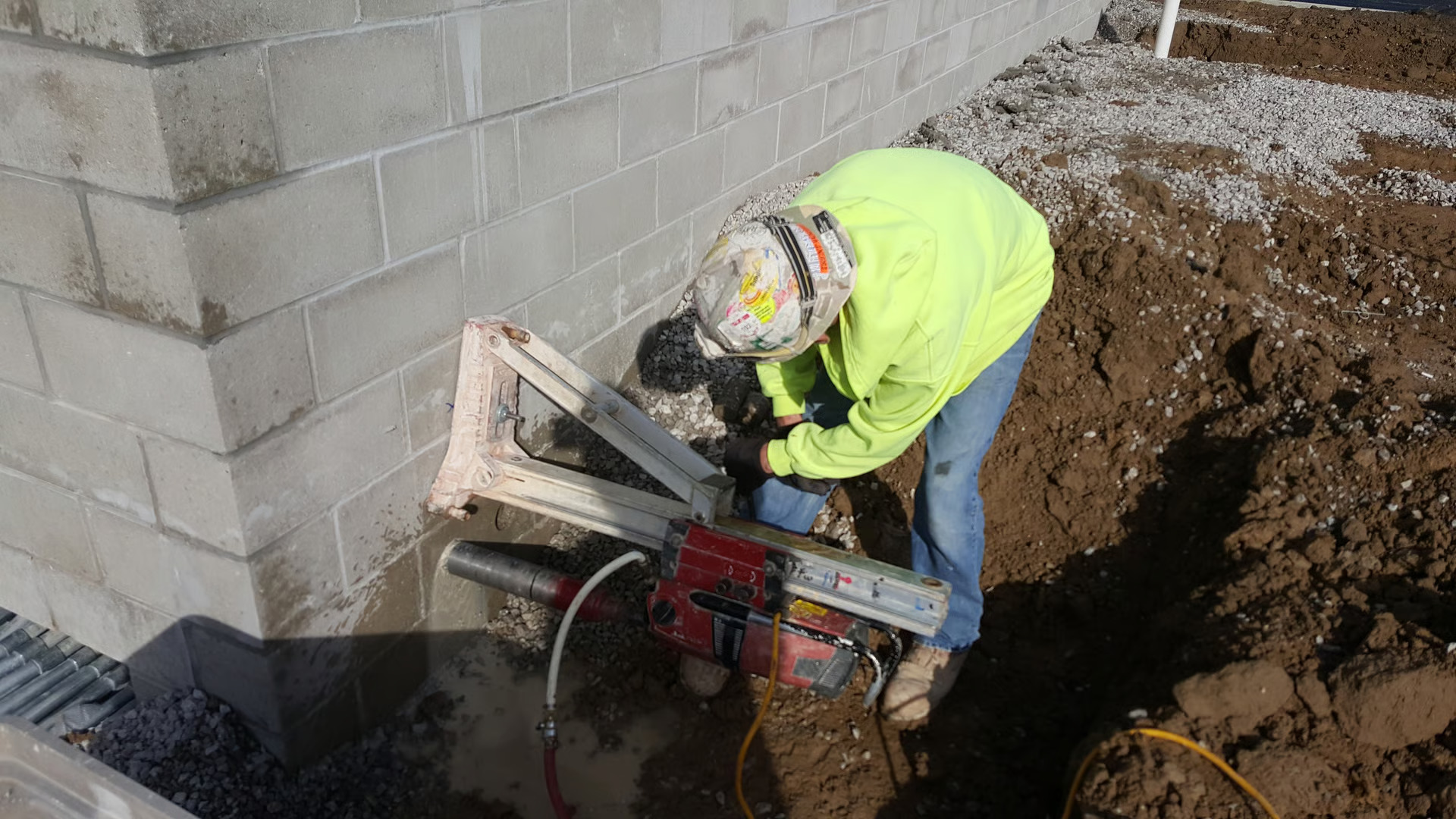 Cięcie betonu piłą ścienną – Servicedrill