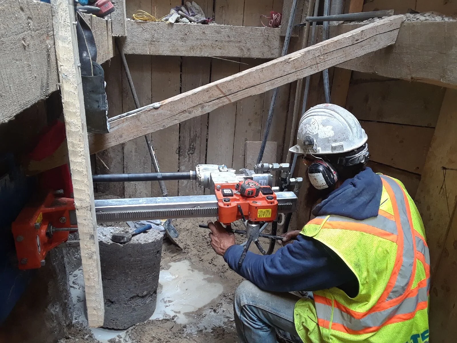 Wiercenie w żelbecie – Servicedrill